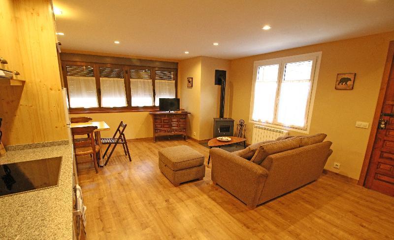 Snoe Apartamentos Mont Romies Plaza Salardú Dış mekan fotoğraf