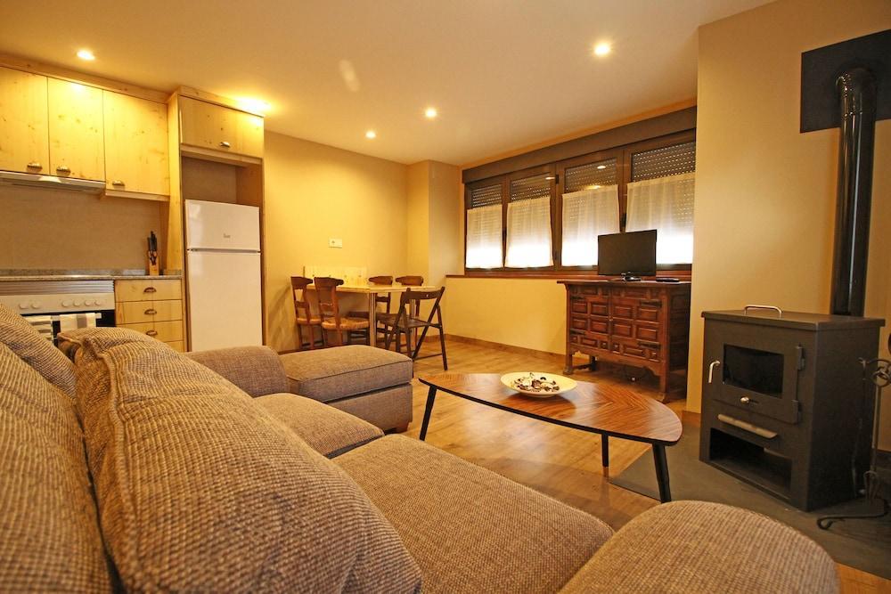 Snoe Apartamentos Mont Romies Plaza Salardú Dış mekan fotoğraf